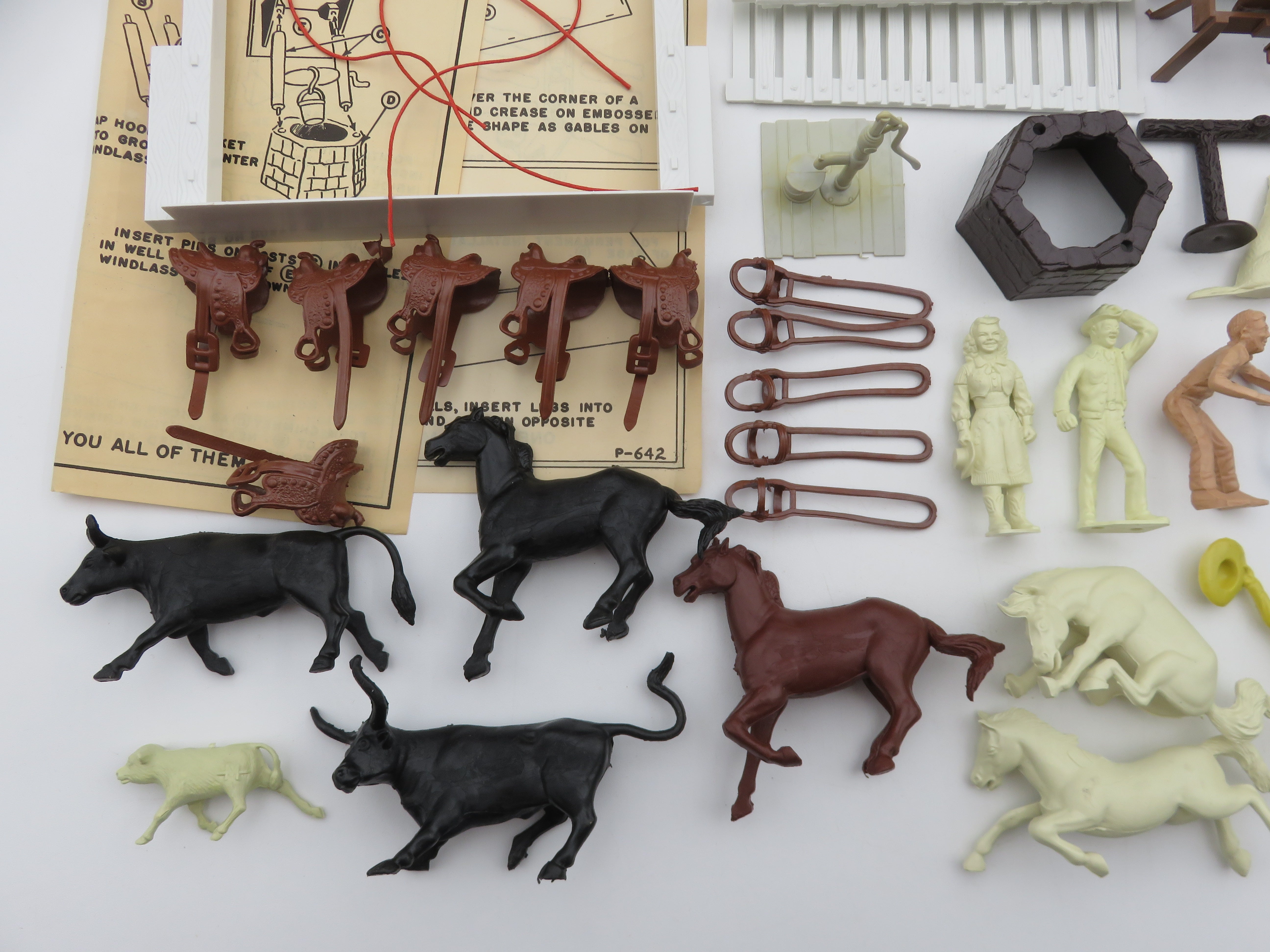 ROY ROGERS Rodeo Ranch Tin Litho Playset - Louis Marx & Co./Marx Toys (c. 1950s) Vintage Collectible